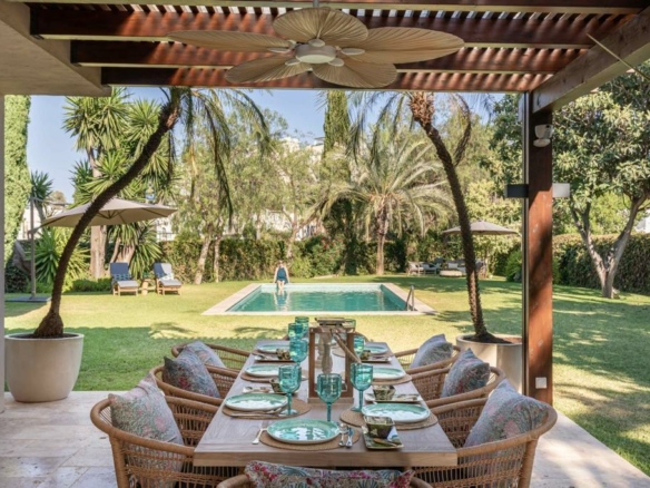 El Paraiso – 5B Villa – 7 cars Garage