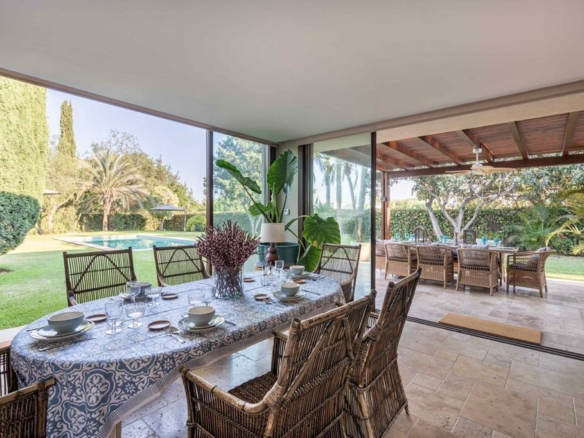 El Paraiso – 5B Villa – 7 cars Garage
