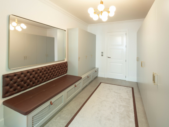 🏰 SOLD: Luxurious Mansion on the Golden Mile – Turnkey Living at Its Finest 🌟