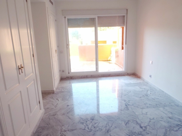 Alhambra del Golf, Estepona  – 3B Apt – Southwest facing