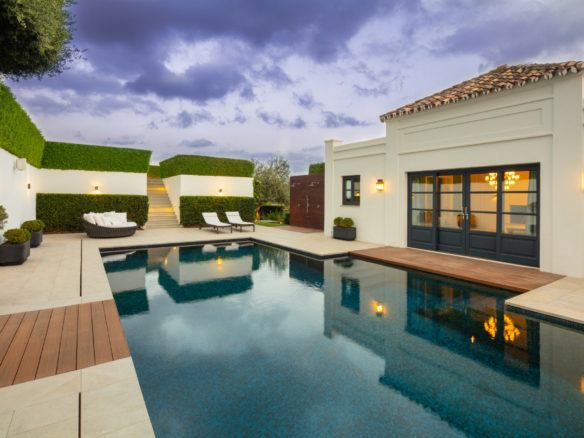 🏰 SOLD: Luxurious Mansion on the Golden Mile – Turnkey Living at Its Finest 🌟