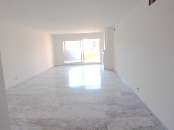 Alhambra del Golf, Estepona  – 3B Apt – Southwest facing