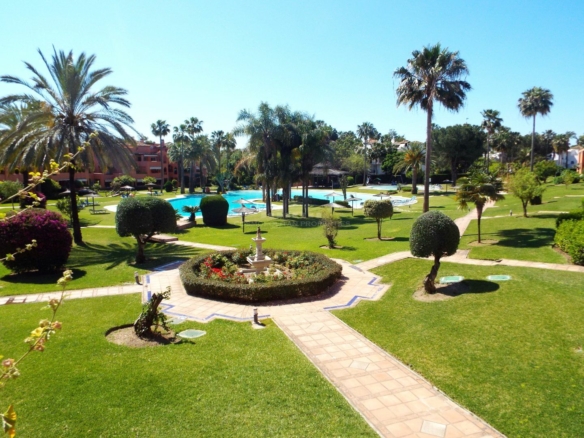Alhambra del Golf, Estepona  – 3B Apt – Southwest facing