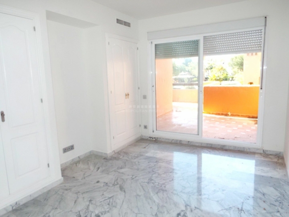 Alhambra del Golf, Estepona  – 3B Apt – Southwest facing