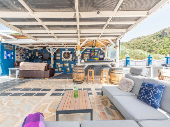 Bargain – Benahavis – Villa in the Town –   2,162 m² plot