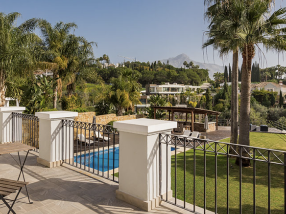 Nueva Andalucia -4B Villa -central Golf Valley