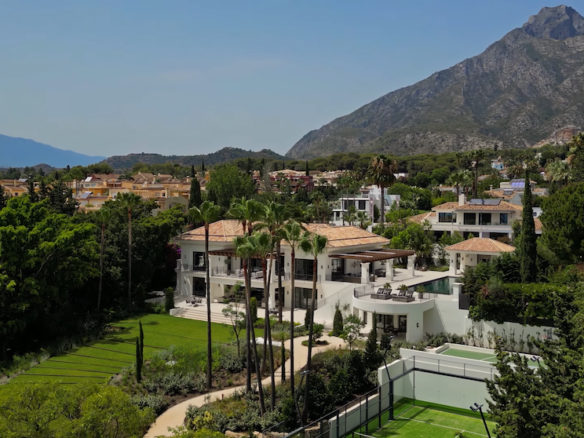 🏰 Marbella Hillside Mansion with Spa, Indoor pool & Tennis Court 🎾🌅