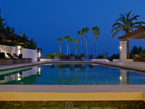 🏰 Marbella Hillside Mansion with Spa, Indoor pool & Tennis Court 🎾🌅
