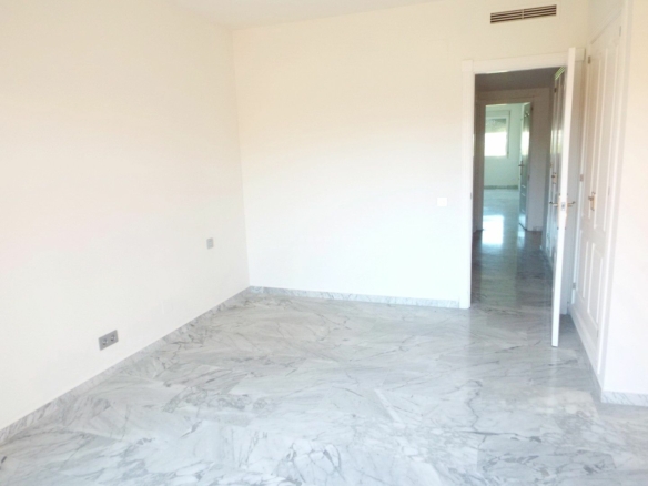 Alhambra del Golf, Estepona  – 3B Apt – Southwest facing
