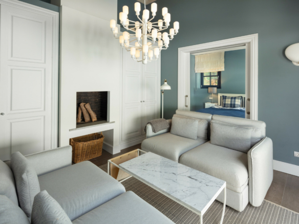 🏰 SOLD: Luxurious Mansion on the Golden Mile – Turnkey Living at Its Finest 🌟