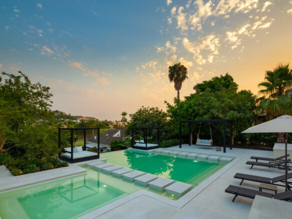 Reduced – Nueva Andalucia – 5B Modern Villa – Prime  Location