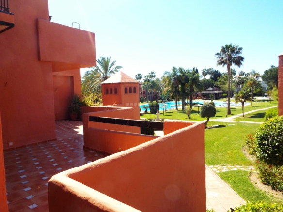 Alhambra del Golf, Estepona  – 3B Apt – Southwest facing