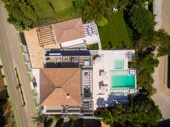 Reduced – Nueva Andalucia – 5B Modern Villa – Prime  Location