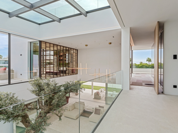 For sale – Golden Mile – New 5 Bedrooms Modern villa  – Turnkey
