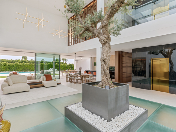 For sale – Golden Mile – New 5 Bedrooms Modern villa  – Turnkey