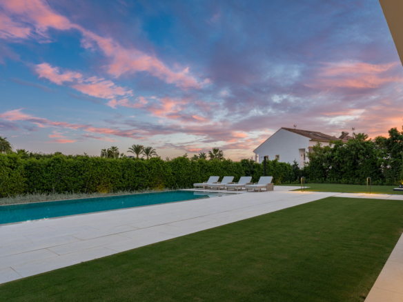 For sale – Golden Mile – New 5 Bedrooms Modern villa  – Turnkey