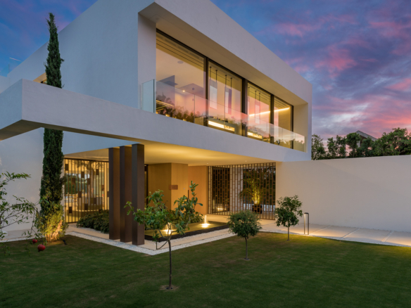 For sale – Golden Mile – New 5 Bedrooms Modern villa  – Turnkey