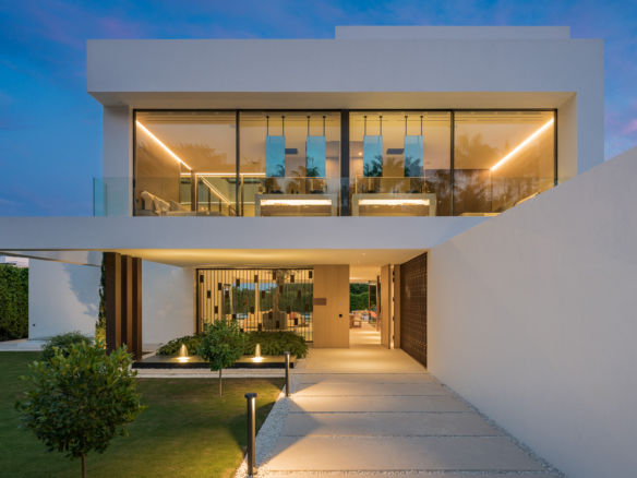 For sale – Golden Mile – New 5 Bedrooms Modern villa  – Turnkey
