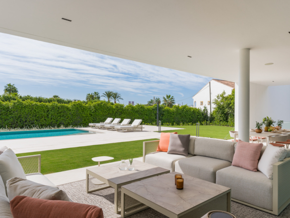For sale – Golden Mile – New 5 Bedrooms Modern villa  – Turnkey