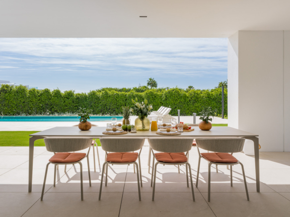 For sale – Golden Mile – New 5 Bedrooms Modern villa  – Turnkey