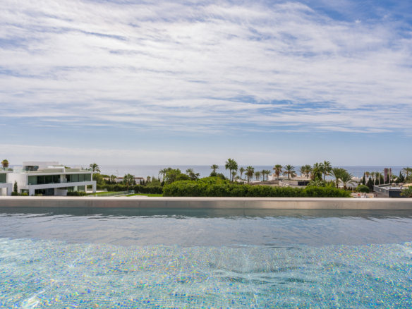 For sale – Golden Mile – New 5 Bedrooms Modern villa  – Turnkey
