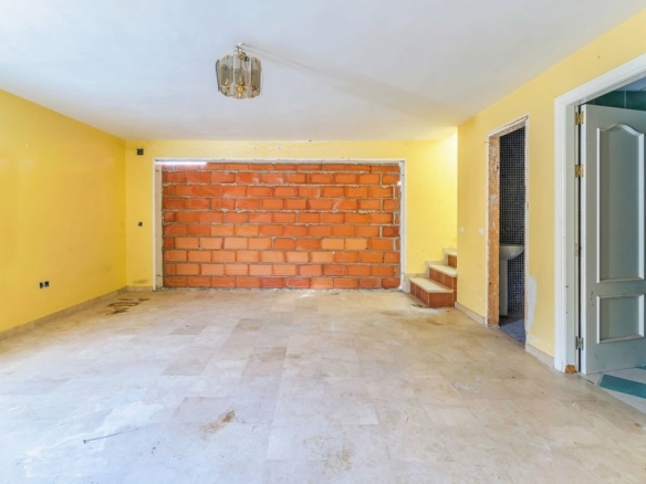 New Golden Mile – 7B Villa – To Reform – Near Facilities
