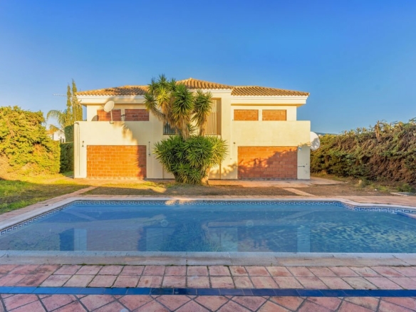 New Golden Mile – 7B Villa – To Reform – Near Facilities