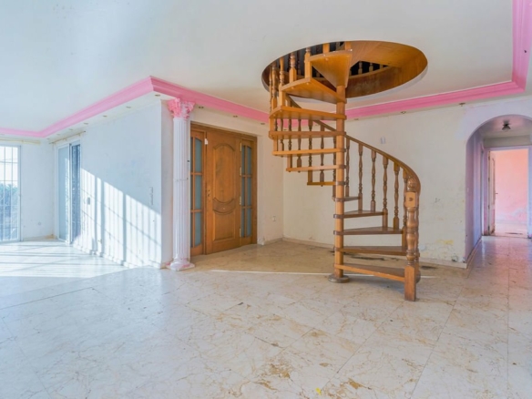 New Golden Mile – 7B Villa – To Reform – Near Facilities