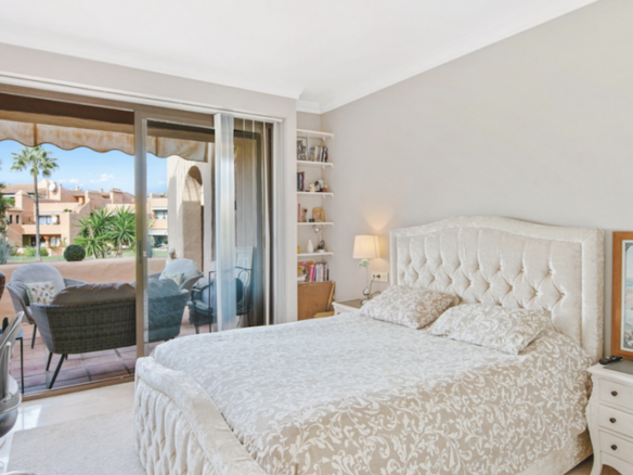 Estepona -3B  Penthouse – West facing – Huge Gardens