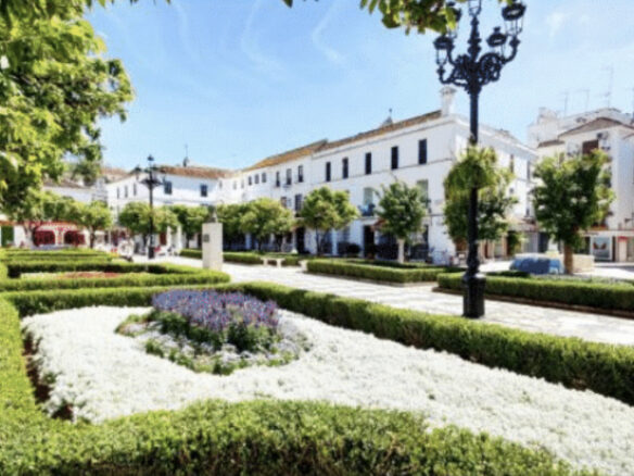 Marbella Town – 2B apt- 150m to Beach