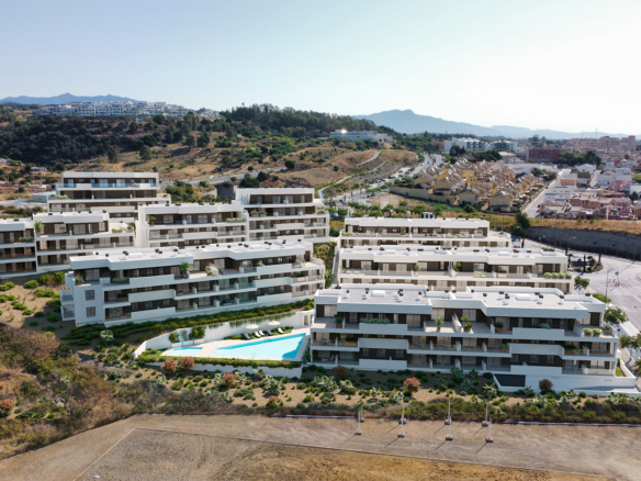 Estepona -Modern 4B Apt -Brand new