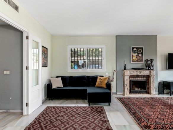 Golden Mile – 3B Penthouse  -South-facing – Tennis