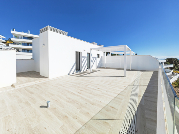 Estepona – New 3B Penthouse – Sea Views -Turnkey