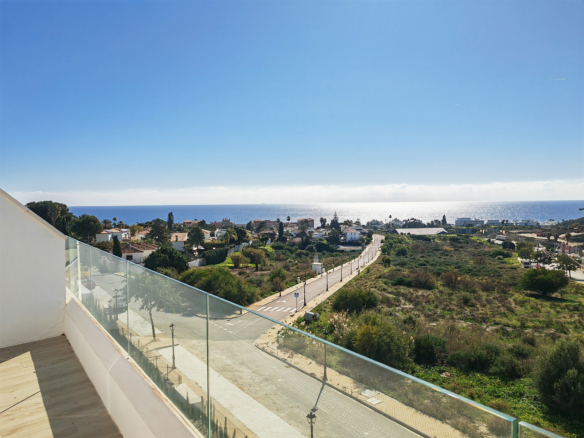 Estepona – New 3B Penthouse – Sea Views -Turnkey