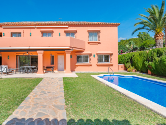 Golden Mile  -5B Villa – Walk to Beach