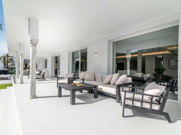 Puerto Banus  – 7B villa – Gated -Turn key