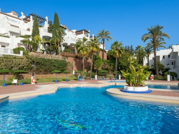 Golden Mile – 3B Penthouse  -South-facing – Tennis