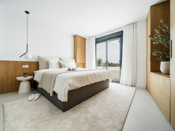 Golden Mile – 2B Duplex Penthouse  – Sea Views  – Turn Key