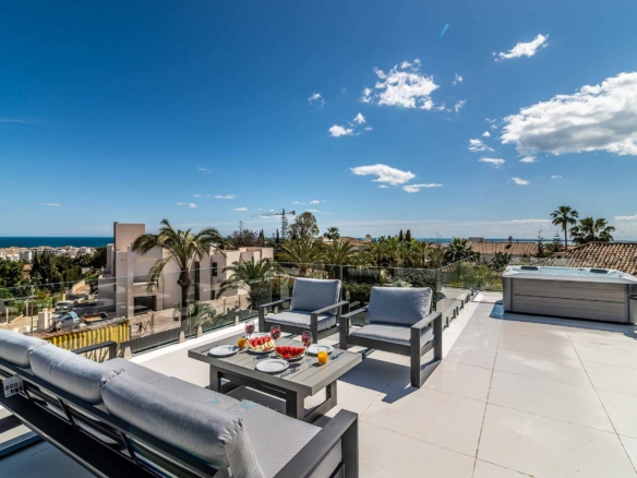 Puerto Banus  – 7B villa – Gated -Turn key