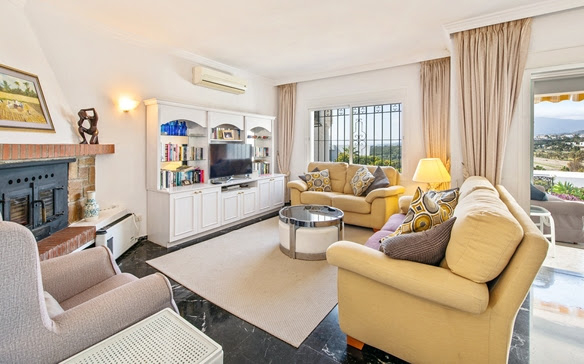 Bargain – El Paraiso -3B Duplex apt – Great Views