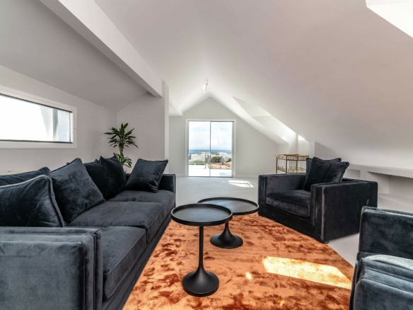 Puerto Banus  – 7B villa – Gated -Turn key
