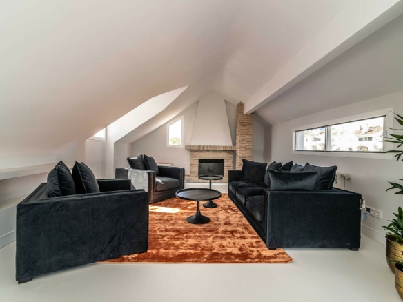 Puerto Banus  – 7B villa – Gated -Turn key