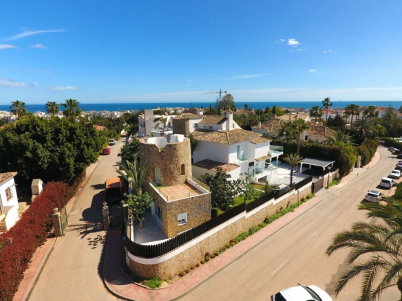 Puerto Banus  – 7B villa – Gated -Turn key
