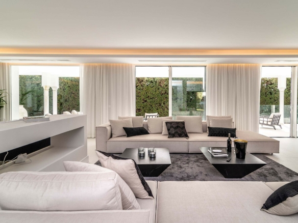 Puerto Banus  – 7B villa – Gated -Turn key