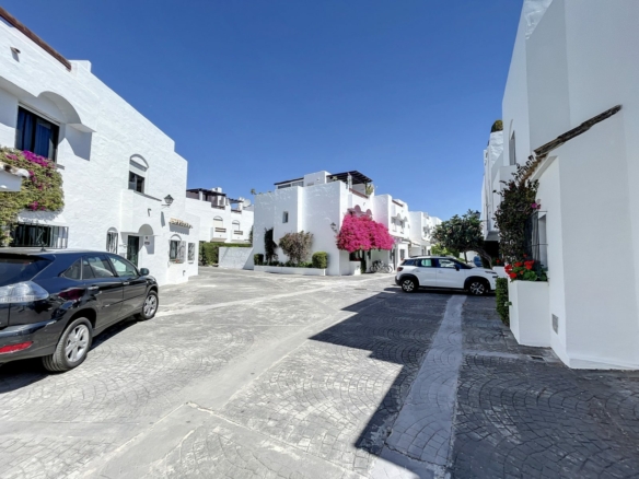 Guadalmina – 4B Townhouse  – Near Beach