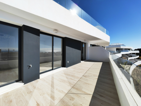 Estepona – New 3B Penthouse – Sea Views -Turnkey