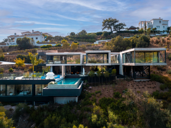 For sale 🏡 Contemporary Villa – Turnkey 🏌️‍♂️ Marbella Club Golf Resort 🌿 Gated
