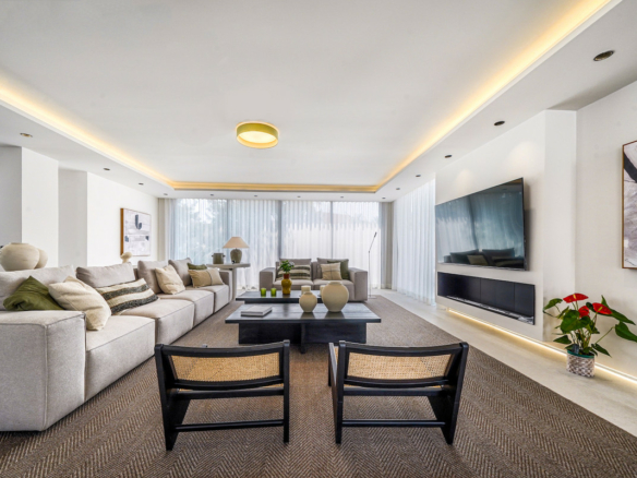 Nueva Andalucía – 5B Modern villa  – Turnkey