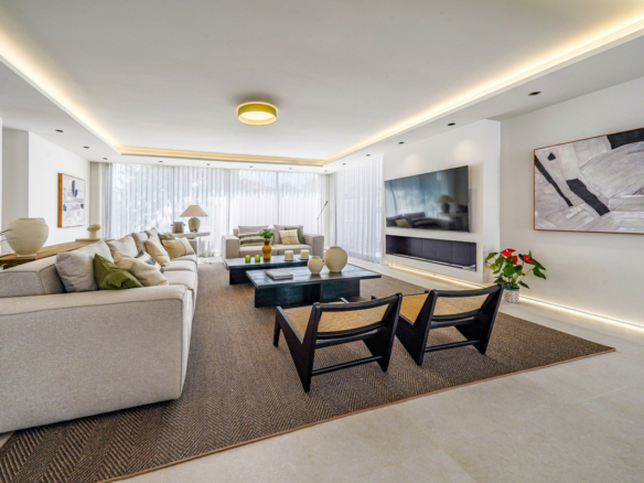 Nueva Andalucía – 5B Modern villa  – Turnkey
