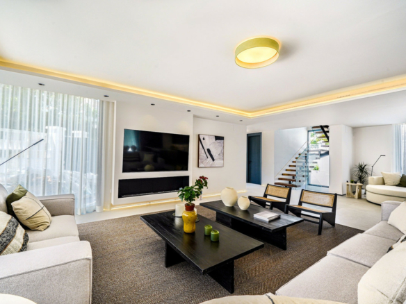 Nueva Andalucía – 5B Modern villa  – Turnkey